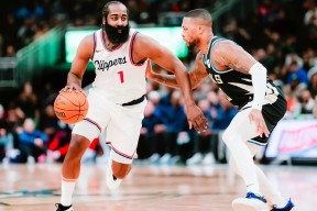 米兰体育-关于洛杉矶快船迎CBA季后赛关键赛；关键时刻主帅复盘；管理层满意；阵容厚度经受考验的信息